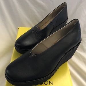 Fly London Yaz Wedge Pump